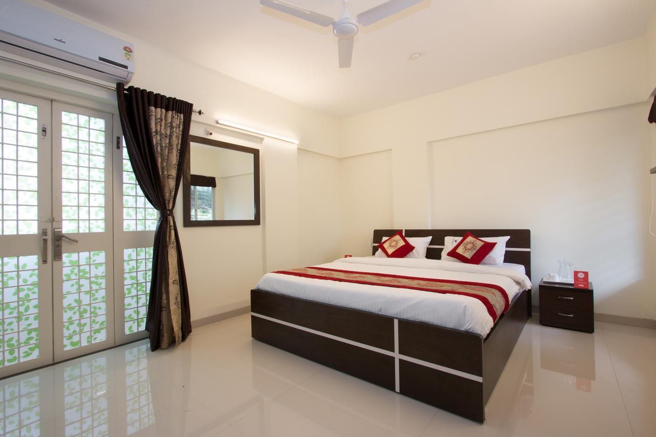 Oyo 9052 Leisurely Abode Hotel Khadki Exterior photo